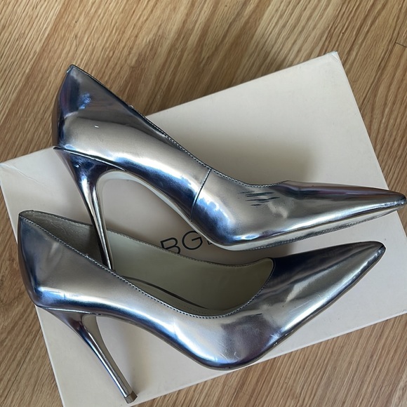 BCBGeneration point metallic heels - Picture 2 of 6
